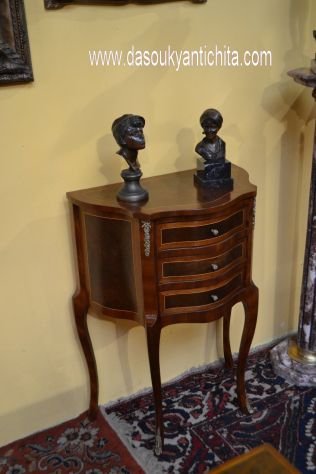 Tavolino-comodino a tre cassetti stile Luigi XV - Foto 3