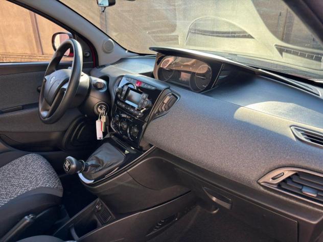 LANCIA Ypsilon 1.0 FireFly 5p.S&S Hybrid Silver - Foto 2