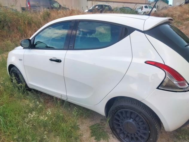 Lancia Ypsilon 1.2 69 CV 5 porte GPL Ecochic Gold - Foto 6