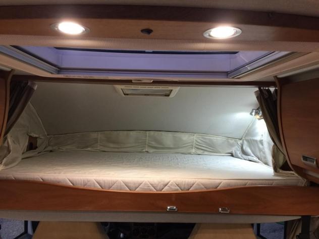 MOTORHOME LAIKA IVECO BASCULANTE 6 POSTI LETTO CASTELLO CLIMATIZZATORE FOTOVOLTAICO GENERALI CAMPER - Foto 8