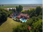 Villa di 900 m² con più di 5 locali in vendita a Ferrara