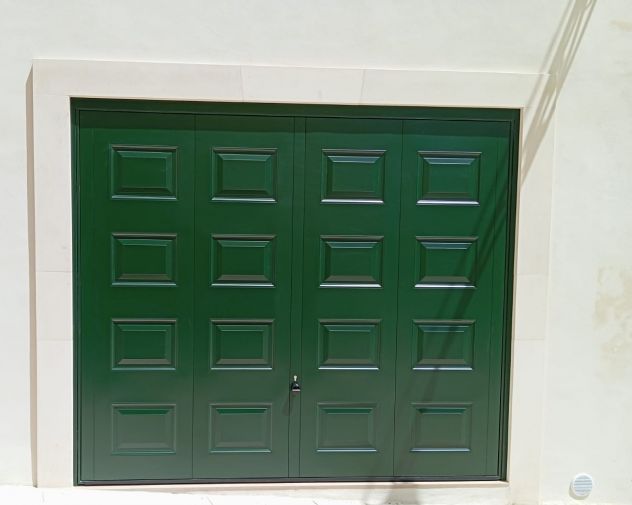 Basculante manuale Hörmann modello Berry N80 2,730 m x 2,320 m