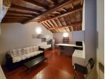 Centro storico, bilocale mansardato completamente arredato