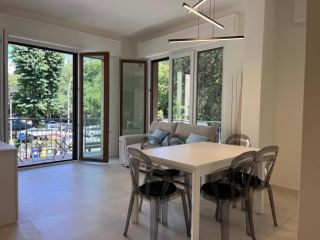 APPARTAMENTO di 6 vani e di 100 mq (VIAREGGIO - Viareggio) rif. A1023