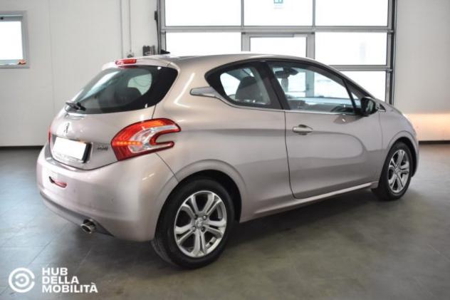 PEUGEOT 208 1.4 8V HDi 68CV 3p. Allure rif. 23529881 - Foto 4