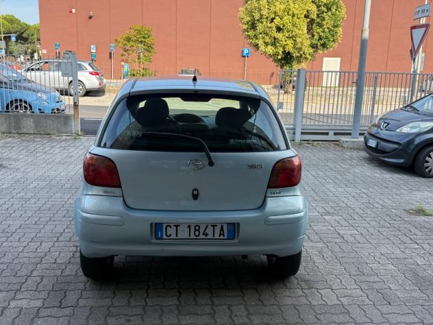 Toyota Yaris 1.0i 16V cat 5 porte Sol - Foto 3