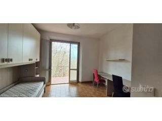 Stanza singola zona San Donato con ampio balcone