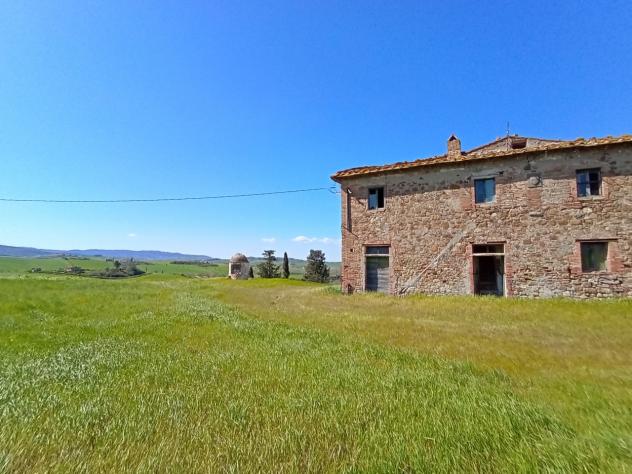 COLONICA di 8 vani e di 800 mq (LAJATICO) rif. L 300 - Foto 2