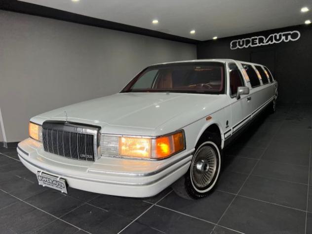 LINCOLN Town Car EXECUTIVE 40R Limousine rif. 21930080 - Foto 3