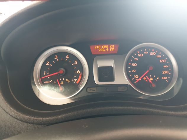 RENAULT CLIO 1.2 RIP CURL - Foto 9