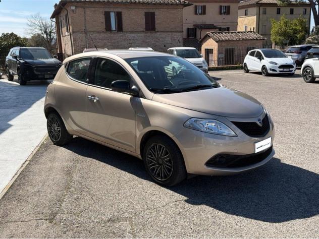 Lancia Ypsilon III 2015 1.2 Gold ecochic Gpl 69cv my19 - Foto 3