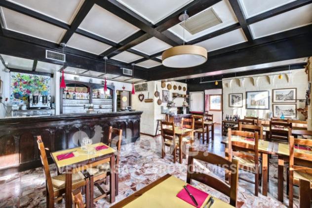 Casa indipendente di 200 m² con 3 locali e box auto in vendita a Sumirago - Foto 2