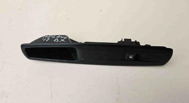 PULSANTIERA ANTERIORE DESTRA RENAULT Megane III (0816)