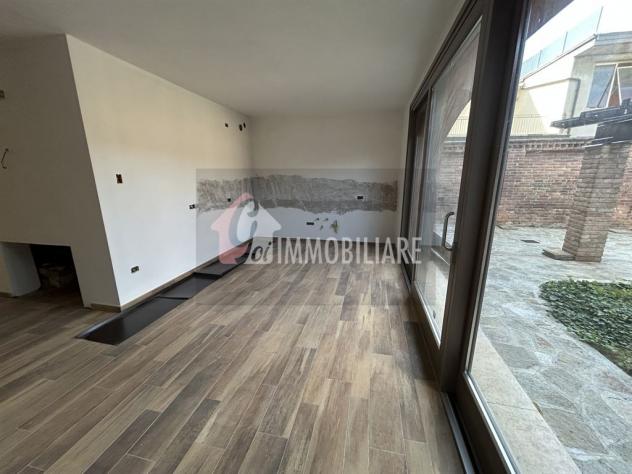 Elegante Trilocale Piano Terra con cortile Privato - Foto 15