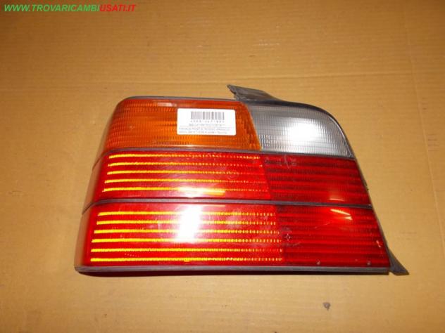 FANALE POST.S. ROSSO ARANCIO BMW Serie 3 E36 4 porte / Touring  Parti elettriche  Fanaleria  Fanali  Fanale post. sx. BMW - Serie 3 E36 4 porte / Tour