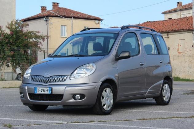 Toyota Yaris Verso 1.3i 16V cat Sol MULTISPAZIO BENZINA TUTTI I TAGLIANDI IN UFFICIALE UNICO UTILIZZATORE - Foto 2