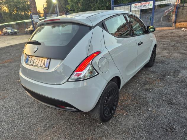 Lancia Ypsilon 1.2 69 CV 5 porte GPL Ecochic Monogram - Foto 5