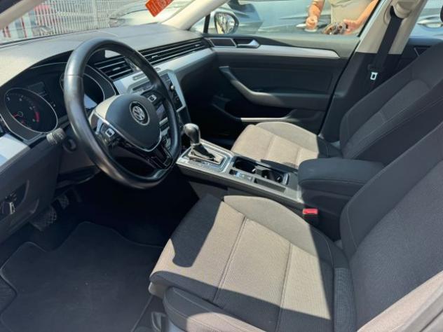 VOLKSWAGEN Passat Variant 2.0 TDI 150 Cv DSG Executive BlueMotion Tech. rif. 23891729 - Foto 10