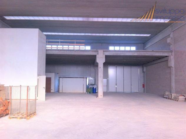 CAPANNONE DI RECENTE COSTRUZIONE IN VENDITA A CAMBIAGO - Foto 13