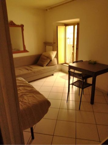MONOLOCALE IN VIA SAN DONATO: euro 480 - Foto 5