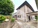 Porzione di casa immersa nel verde
