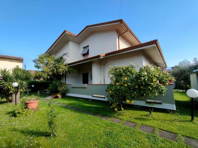 Villa in vendita a Ronchi - Massa 270 mq Rif: 1270395
