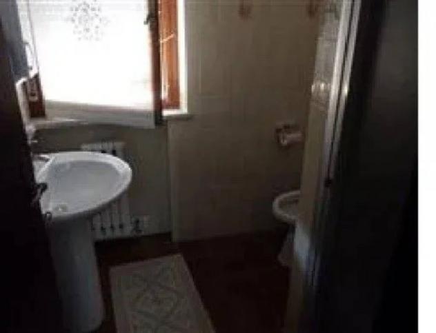 Immobile in asta di 169 m² con più di 5 locali e box auto in vendita a Fossombrone - Foto 9