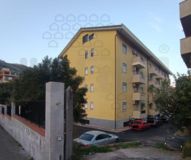 APPARTAMENTO di 3 vani e di 100 mq (MESSINA) rif. 3VSA18078