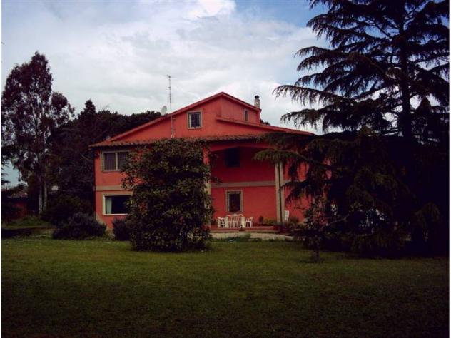 Villa in Via Luigi Caravani