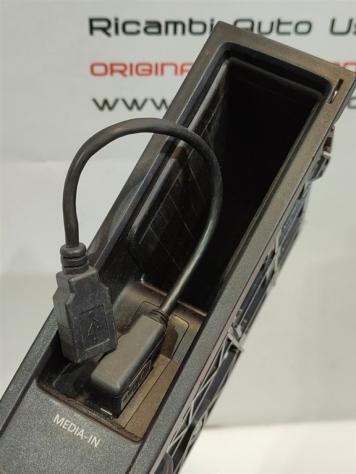 INTERFACCIA PRESA USB/INGRESSO AUX VOLKSWAGEN Scirocco Serie (137) 5N0035341A (0814) - Foto 2