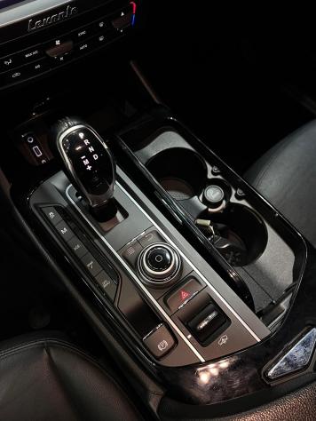 Maserati Levante V6 Diesel AWD Gransport - Foto 9