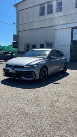 VOLKSWAGEN Golf 2.0 TDI 150 CV DSG SCR R-Line Plus rif. 23878685 - Foto 2