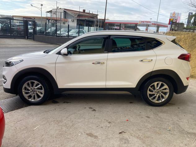 Hyundai tucson 1.7 141cv Full optonal 12/2016 - Foto 8