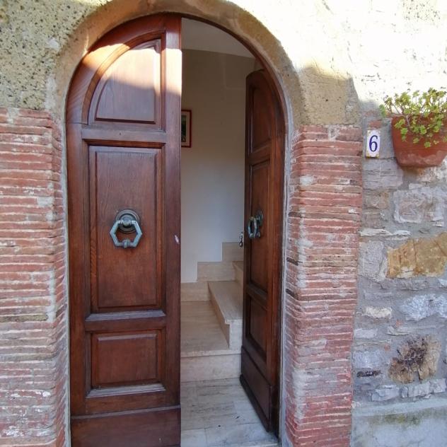 Nel comune di Sorano nella loc. di Montevitozzo Marcelli, a 11Km da Sorano e dalle sue terme, 16 Km da Pitigliano, 6 km da Castell'Azzara vendiamo app - Foto 7