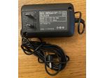 Alimentatore NON funzionante 220V 9W 50Hz spina inglese 4.5V 800 mA