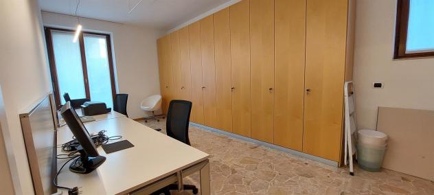MONZA Centro - ufficio ristrutturato ed arredato in locazione - Foto 6