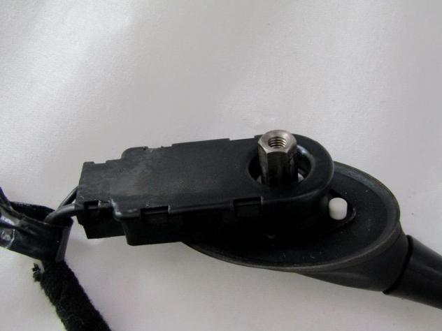 1738453 ANTENNA AUTORADIO FORD FIESTA 1.2 B 44KW 5M 5P (2015) RICAMBIO USATO 1737828 - Foto 4