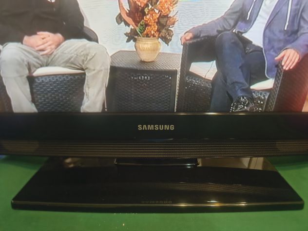 SMART TV SAMSUNG 32" - Foto 2