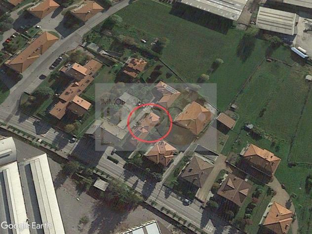 Porzione di bifamiliare con giardino e terrazzo a Dolzago - Foto 12