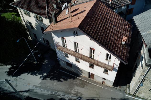 Casa a Mandello del Lario: Ampi Spazi e Prezzo Competitivo 129