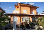 Villetta bifamiliare in affitto a Cervaiolo - Montignoso 280 mq  Rif: 1097426