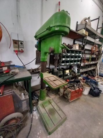 Vendiamo macchine per lavorazioni lamiera - Foto 2