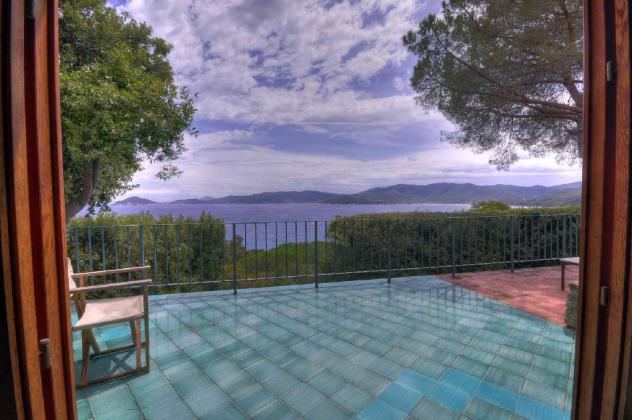 VILLA di 6 vani e di 147 mq (MARCIANA - MARE) rif. 92P1_3