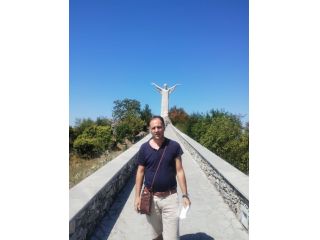 Amore e incontri Cerreto Guidi - Uomo cerca rapporto intimo con donna Tel:3342728755