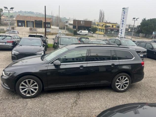 VOLKSWAGEN Passat Variant 2.0 TDI DSG Business BlueMotion Tech rif. 23402503 - Foto 4