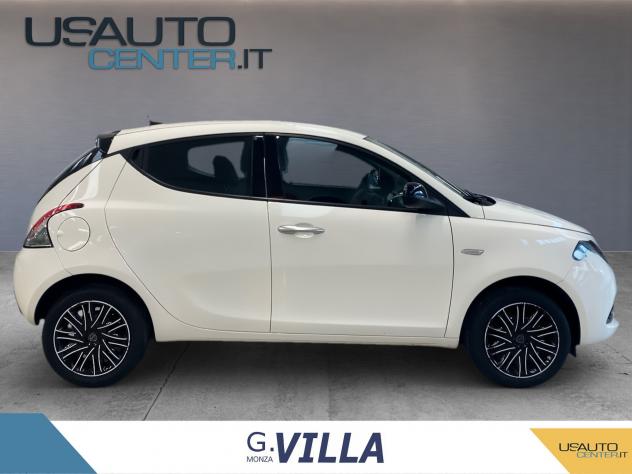Lancia Ypsilon NEW My23 1.0 Firefly 70 CvStart&Stop Hybrid Gold - Foto 3