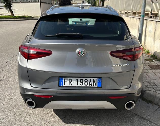 Alfa Romeo Stelvio 2.2 Turbodiesel 180 CV AT8 RWD Executive - Foto 9