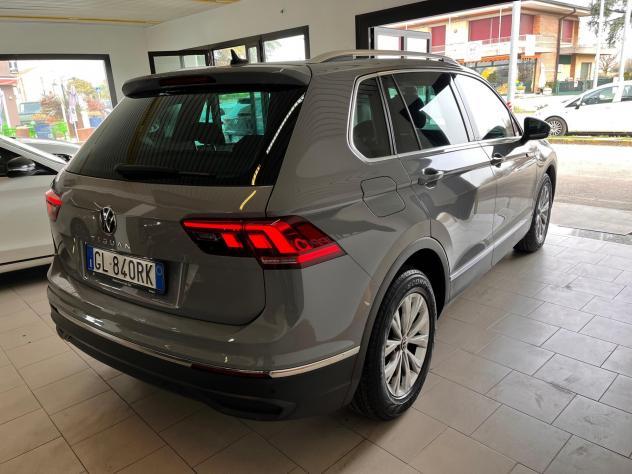 Volkswagen Tiguan 2.0 TDI 150 CV SCR DSG 4MOTION Life - Foto 6