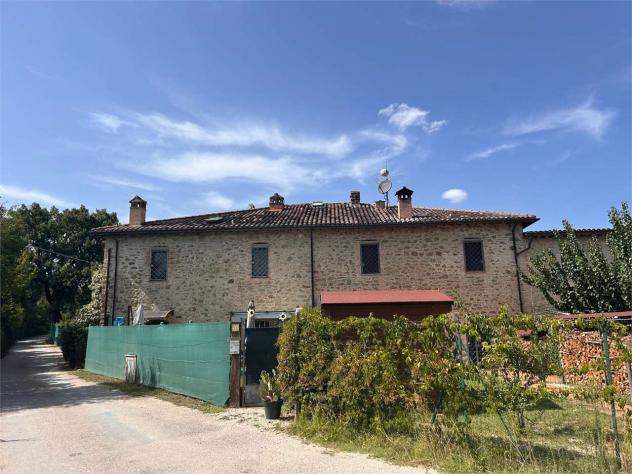 A197SP - Capanne: Porzione di casale 80 mq ingresso indipendente e giardino privato