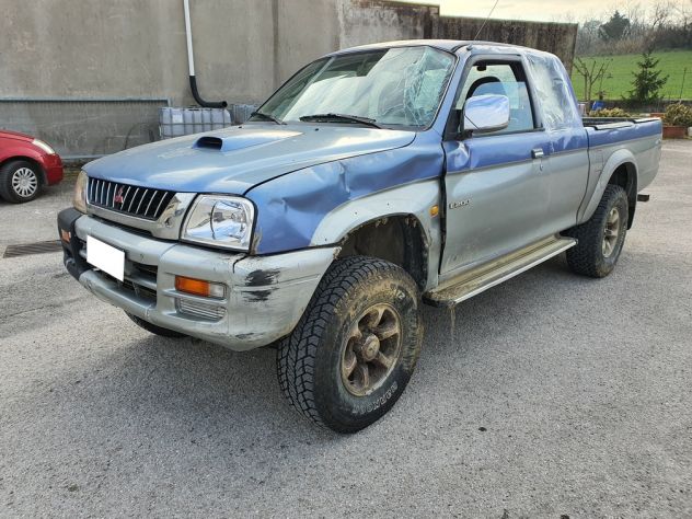 Mitsubishi L200 2.5 TDI 4WD 100CV Cabina Singola - Foto 2